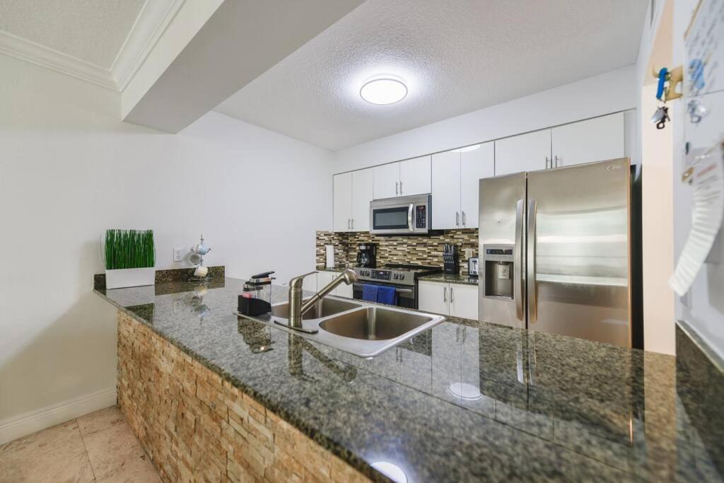 Centric Modern 40Thfloor Brickell Condo Free Parking By Palermo Home マイアミ エクステリア 写真